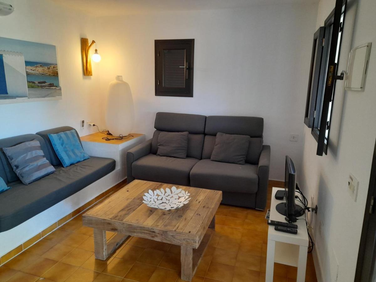 Apartamentos Noray Es Caló Exterior foto
