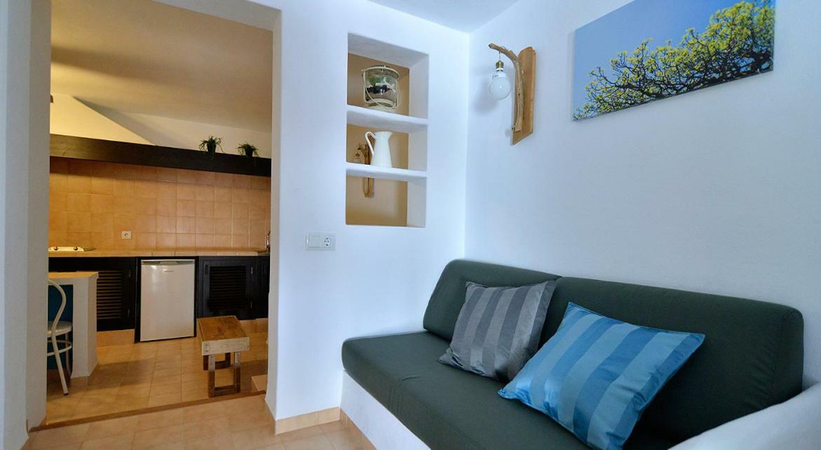 Apartamentos Noray Es Caló Exterior foto