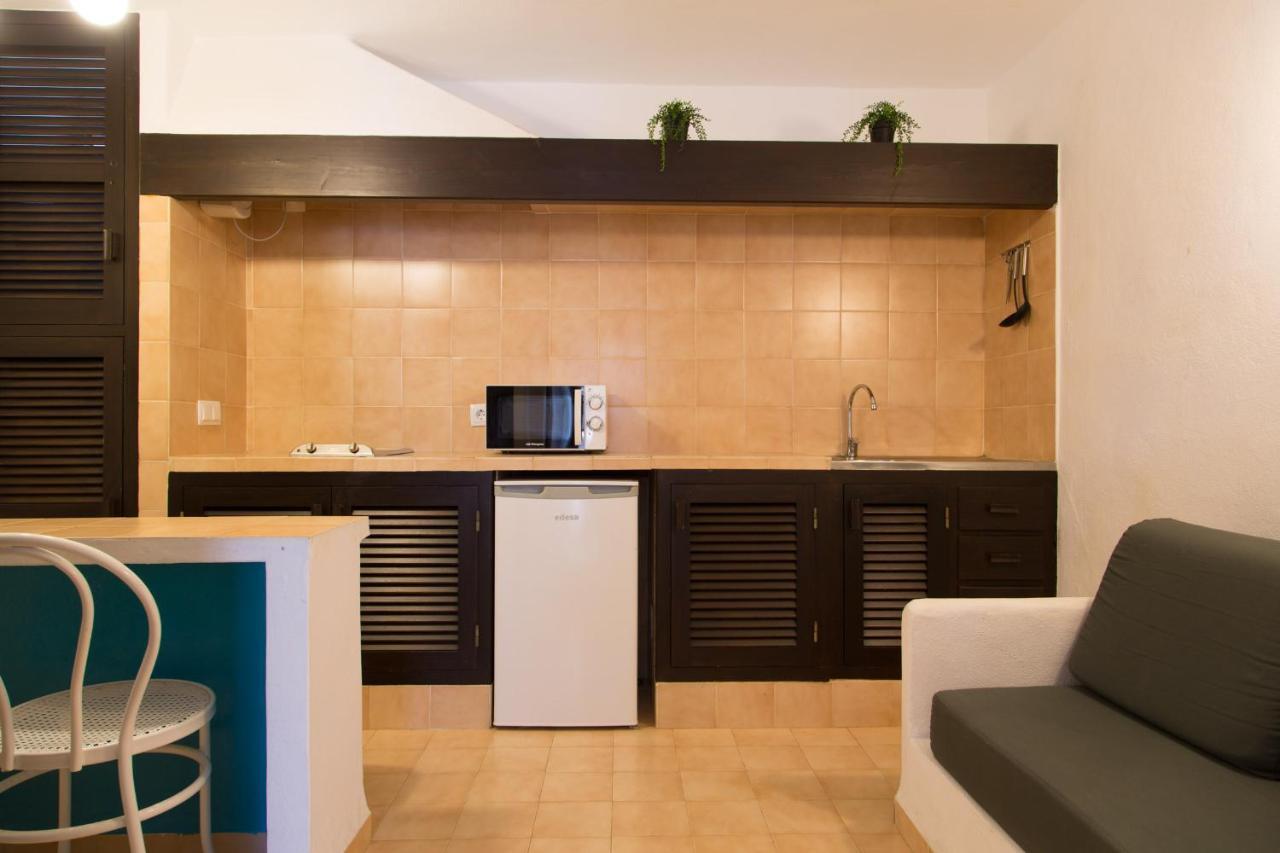 Apartamentos Noray Es Caló Exterior foto